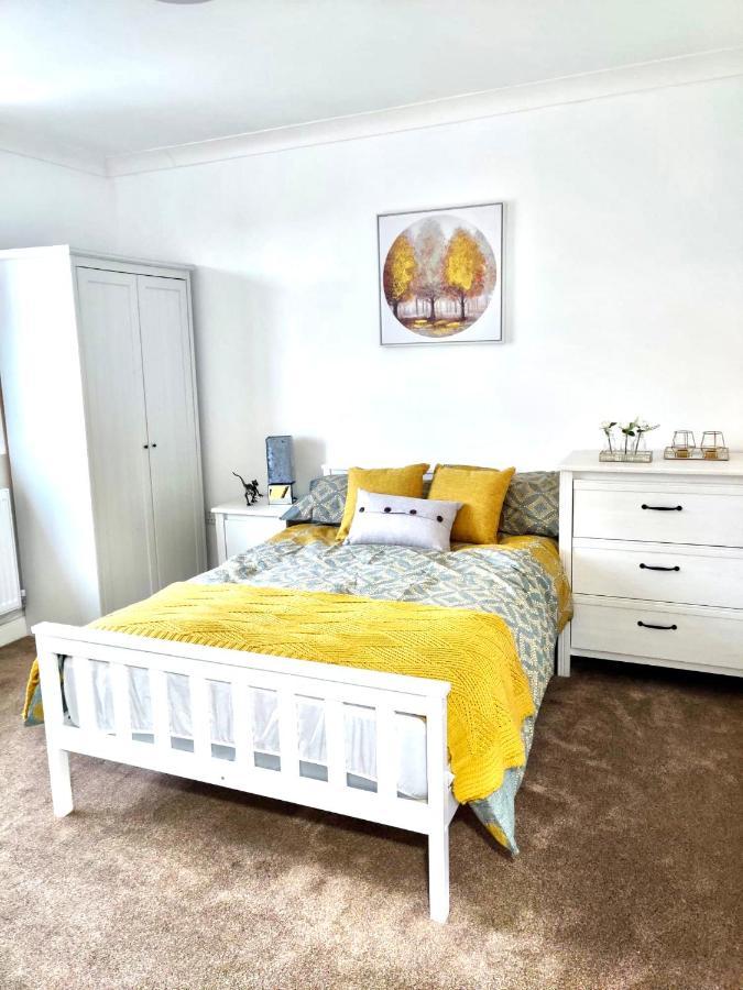 Гостевой дом 22 Lower Road Beeston *