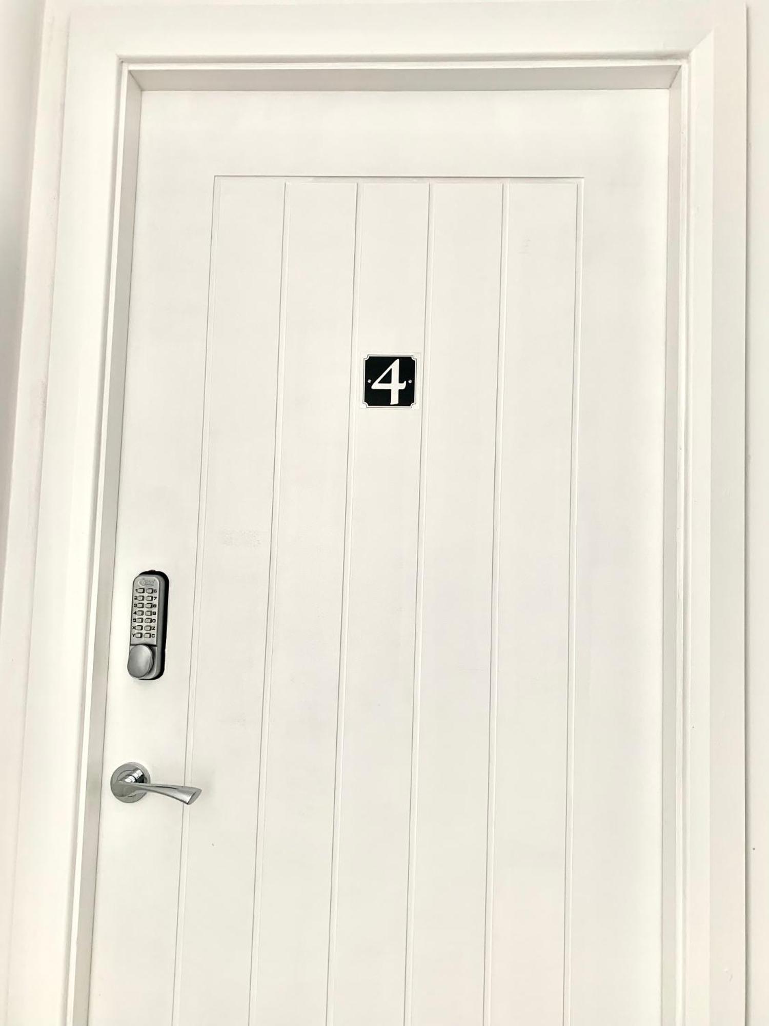 22 Lower Road Beeston Бистон