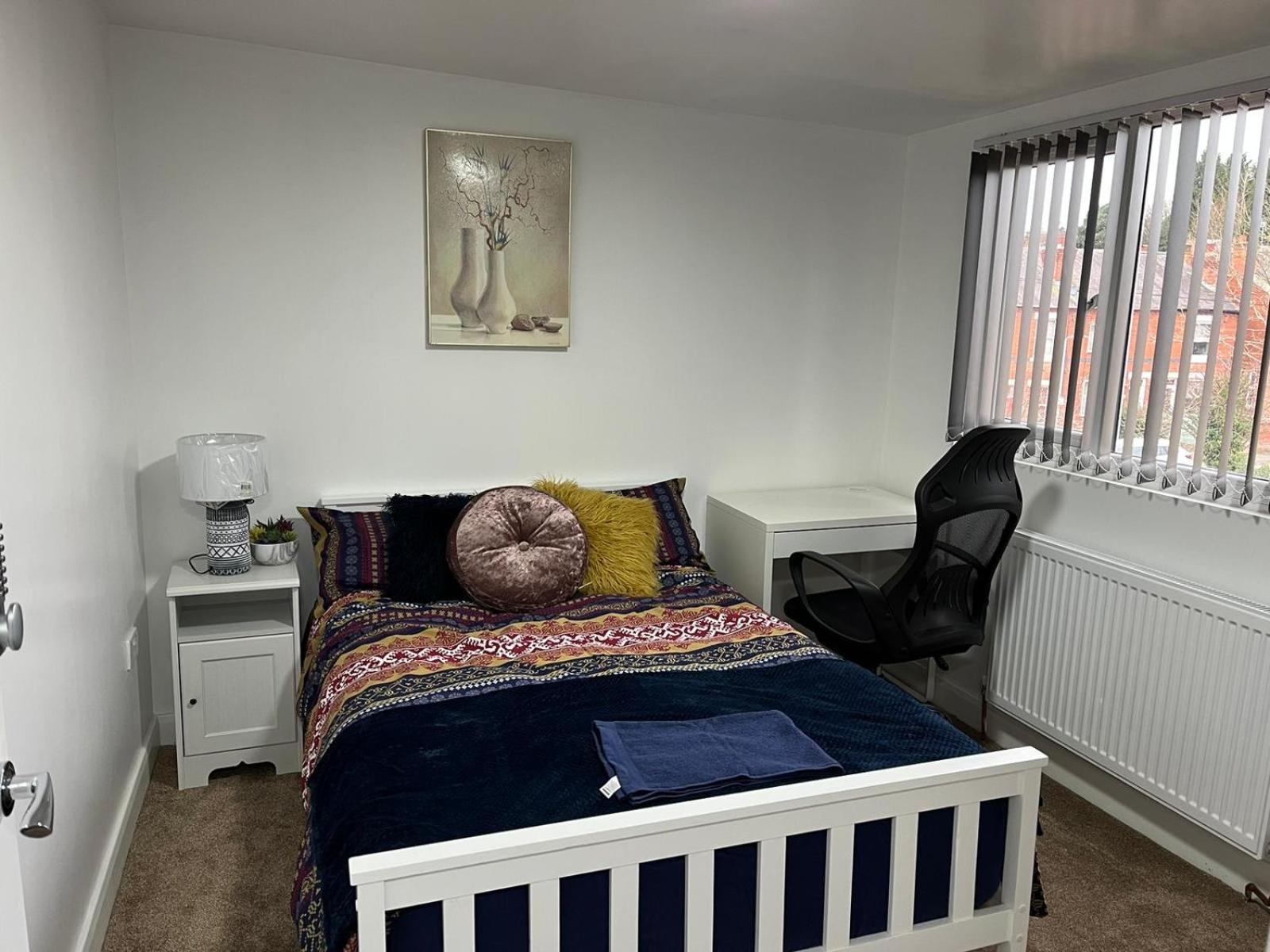 22 Lower Road Beeston *